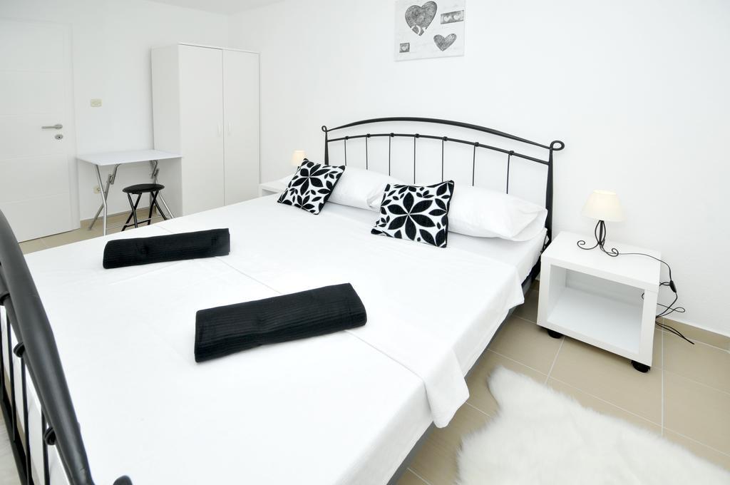 Apartmani Mijatovic Trogir Kültér fotó